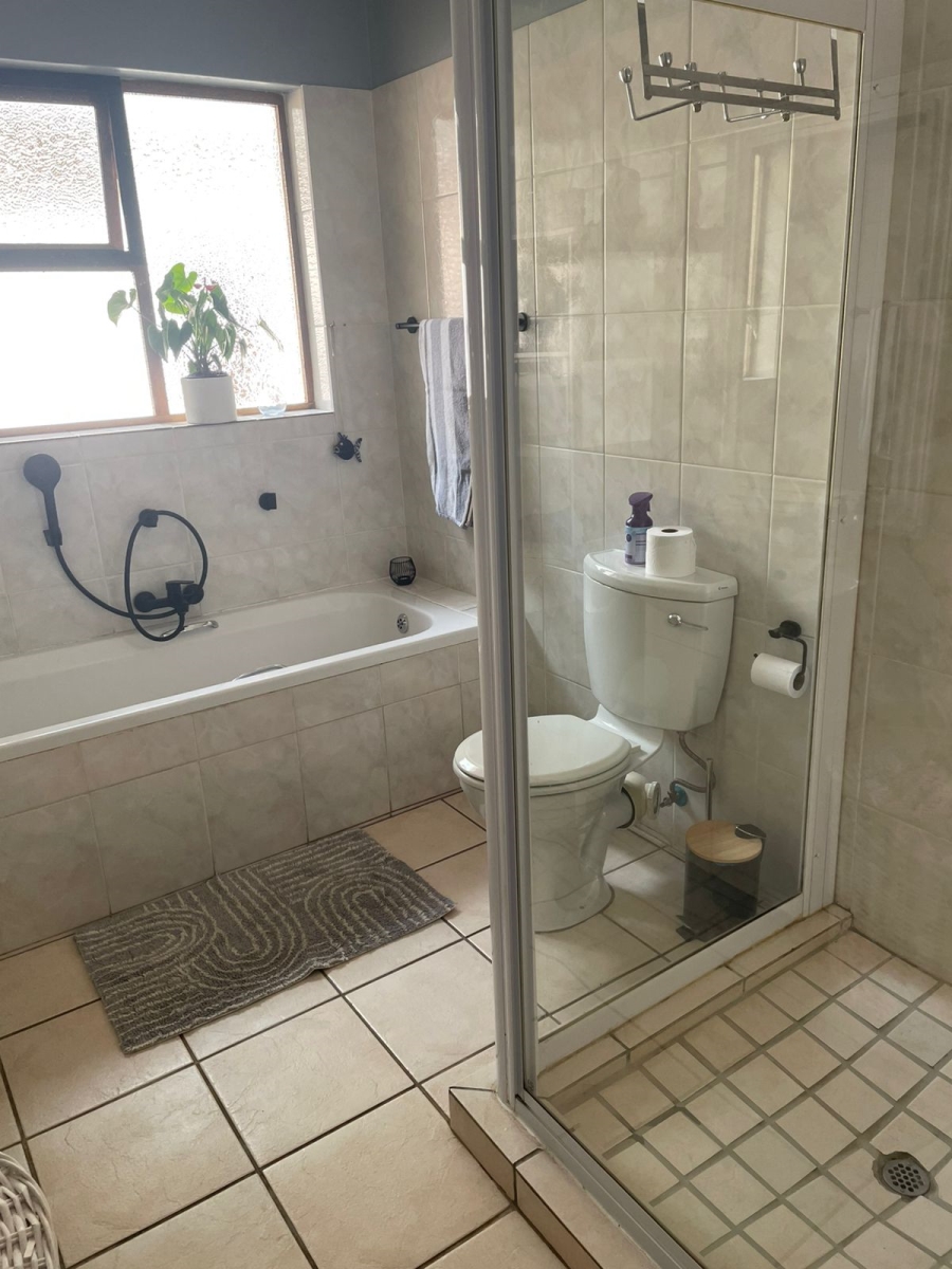 3 Bedroom Property for Sale in Caribbean Beach Club North West